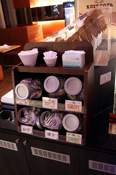 台北內湖路‧濃醇小蒙牛麻辣養身鍋