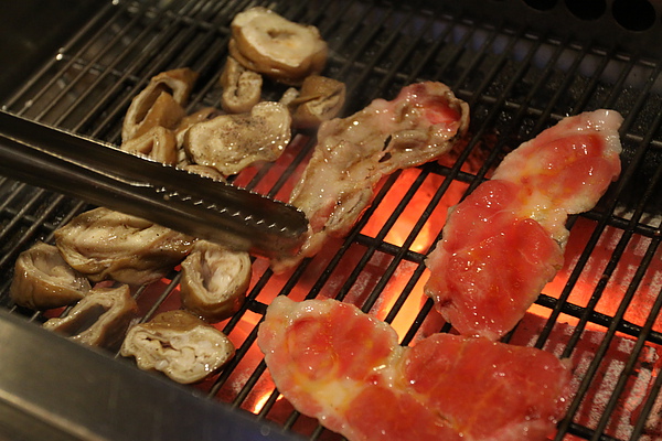 台北南京東路‧初訪九斤二無煙燒烤