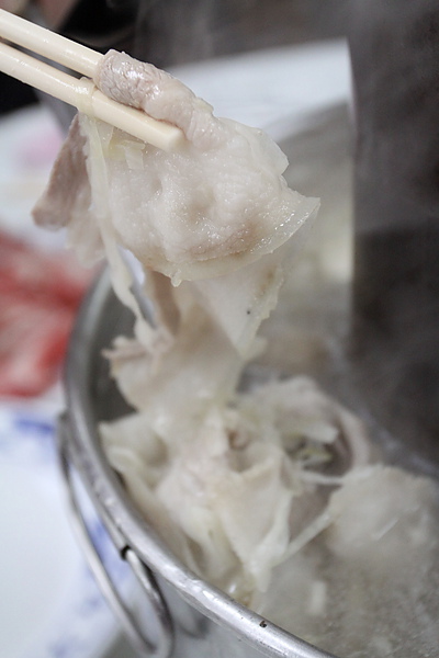 台北和平東路‧台電勵進酸菜白肉鍋