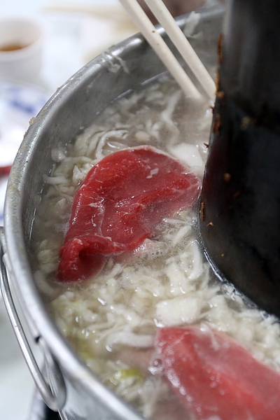 台北和平東路‧台電勵進酸菜白肉鍋