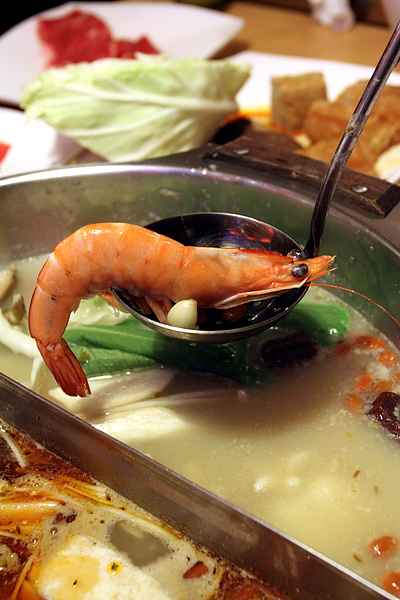 台北內湖路‧濃醇小蒙牛麻辣養身鍋