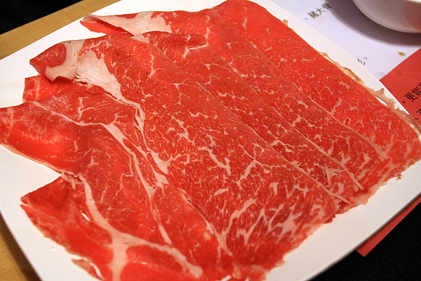 台北內湖路‧濃醇小蒙牛麻辣養身鍋