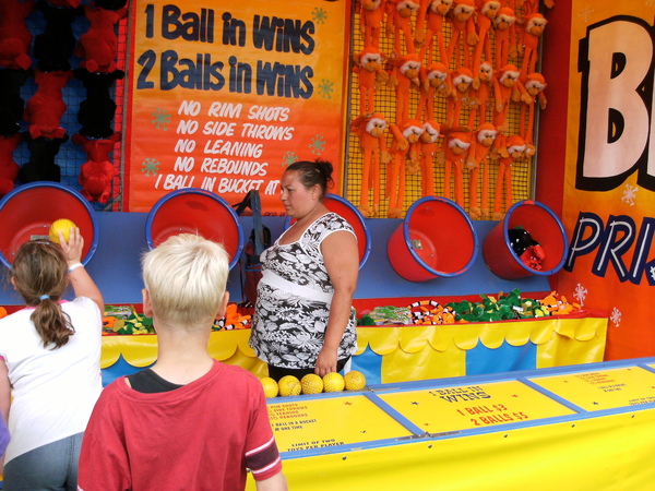 看似奸詐老闆娘別再騙小孩啦.JPG 看似奸詐老闆娘別再騙小孩啦.JPG