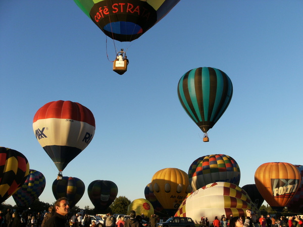 陸陸續續都飛起來囉.JPG 陸陸續續都飛起來囉.JPG