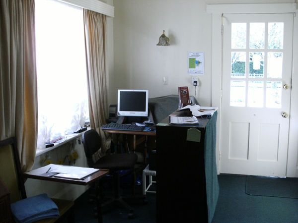 而這裡就是我們的小小小櫃臺完全走實用路線無特殊裝飾 而這裡就是我們的小小小櫃臺完全走實用路線無特殊裝飾