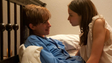 eddie-redmayne-stars-in-new-trailer-for-the-theory-of-everything-watch-now-168329-a-1412230252-470-75