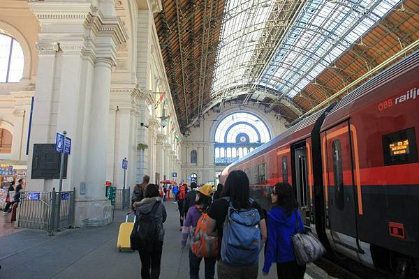 255590_536605436354894_142394162_n 255590_536605436354894_142394162_n