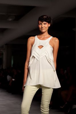 Leanne+Marshall+Spring+2010+Collection+28.jpg Leanne+Marshall+Spring+2010+Collection+28.jpg