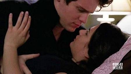 649148_1311111218015_500_282