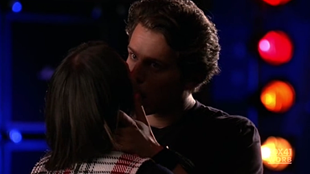 1x14_Rachel_and_Jesse_kiss