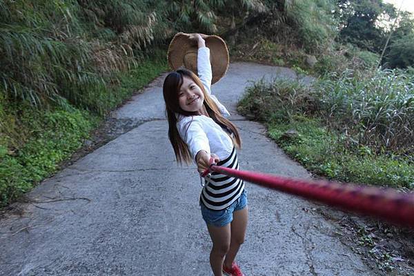 530137_428043023923429_145991581_n