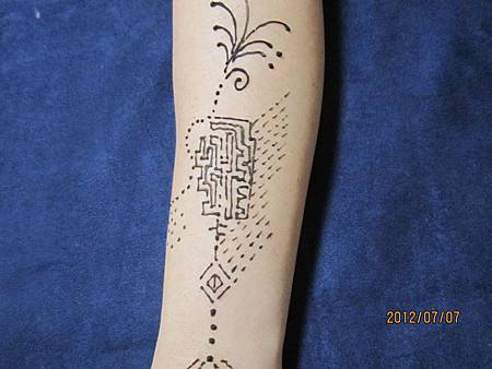 Henna光能圖騰_被上鎖的情緒_訊息解讀者陳星宇(Ruby)預約信箱0411ruby@gmail.com
