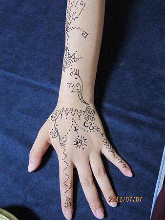 Henna光能圖騰_天生諮商師_訊息解讀者陳星宇(Ruby)預約信箱0411ruby@gmail.com