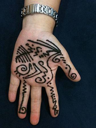 Henna光能圖騰_掌心的秘密002_訊息解讀者陳星宇(Ruby)預約信箱0411ruby@gmail.com