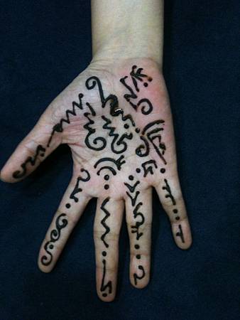 Henna光能圖騰_掌心的秘密012_訊息解讀者陳星宇(Ruby)預約信箱0411ruby@gmail.com