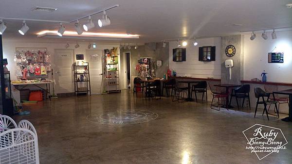 0701_petcafe-4.jpg 0701_petcafe-4.jpg