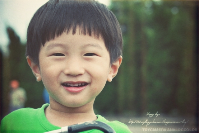 6月。空軍基地 6月。空軍基地