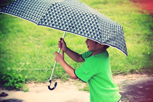 6月。空軍基地 6月。空軍基地