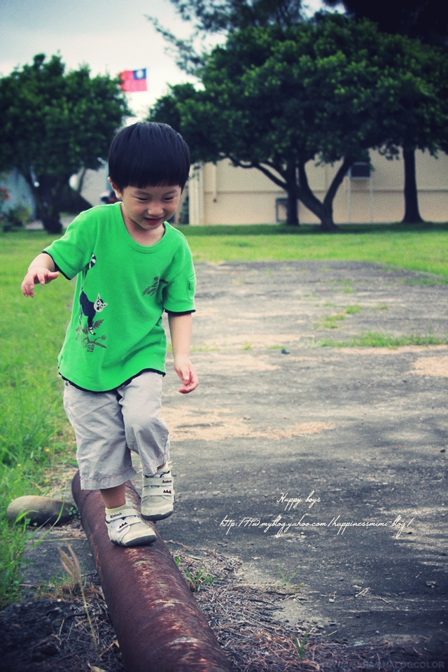 6月。空軍基地 6月。空軍基地
