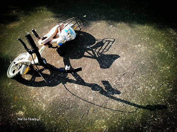 2月。我會騎腳踏車了