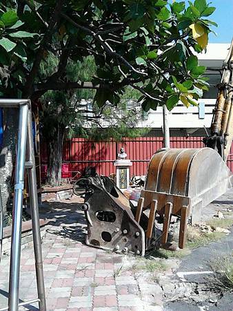 1371399_739228166094326_1177150663_n