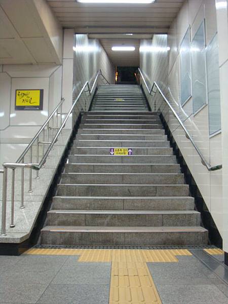 令人崩潰的樓梯