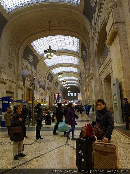 車站內.JPG