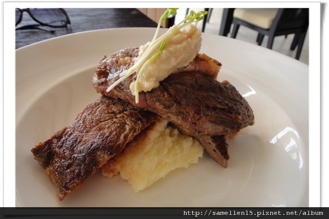 1283045860.jpg 1283045860.jpg