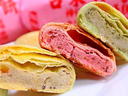 黃、綠、紅三色封仔餅