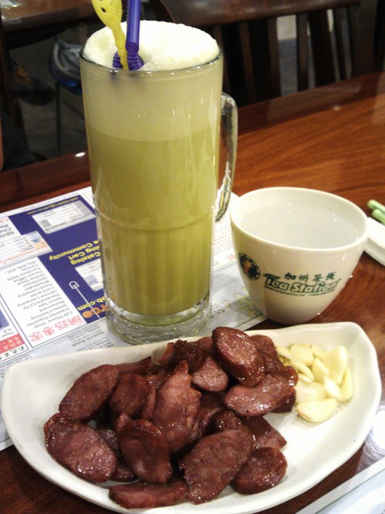 Ma-Cha Ice Cream Milk Green Tea + Taiwanese Sausage w/ raw Garlic