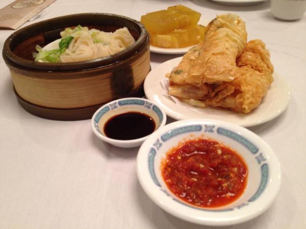 Beef Tripe, Fried Shrimp Roll, some kind of dessert (I forgot the name) ... and chili sauce. 