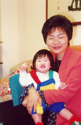 諧星許效舜的女兒與玫瑰鹽燈陳淑芬 諧星許效舜的女兒與玫瑰鹽燈陳淑芬