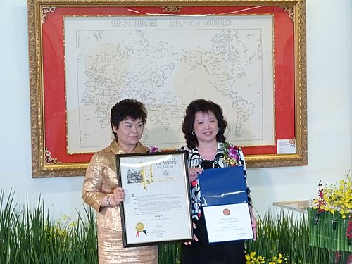 客家之光詹秀蓉 書法傳播愛 揚名國際 客家之光詹秀蓉 書法傳播愛 揚名國際