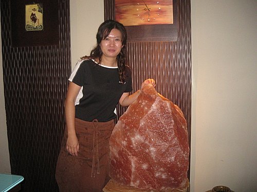 玫瑰鹽燈的由來與嘉義市紅花鐵板燒 玫瑰鹽燈的由來與嘉義市紅花鐵板燒