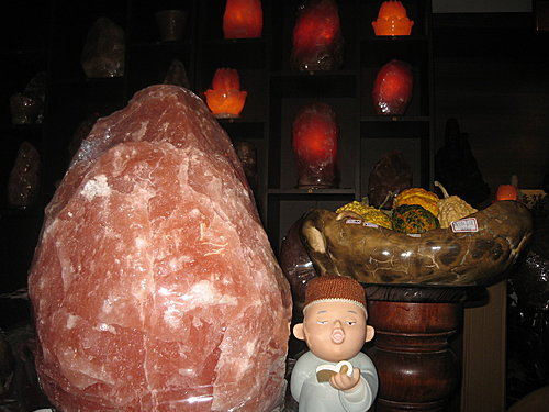 喜馬拉雅山玫瑰鹽燈 傳遞溫暖與光明 喜馬拉雅山玫瑰鹽燈 傳遞溫暖與光明