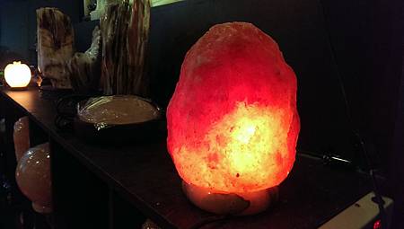 鹽燈美女 鹽燈美女