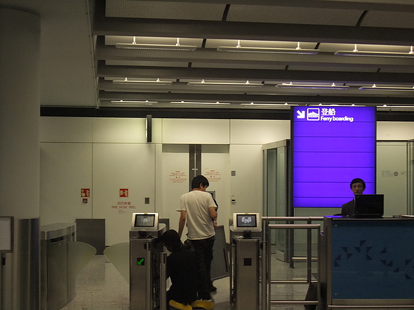 赤蠟角機場往澳門內地快艇入閘口