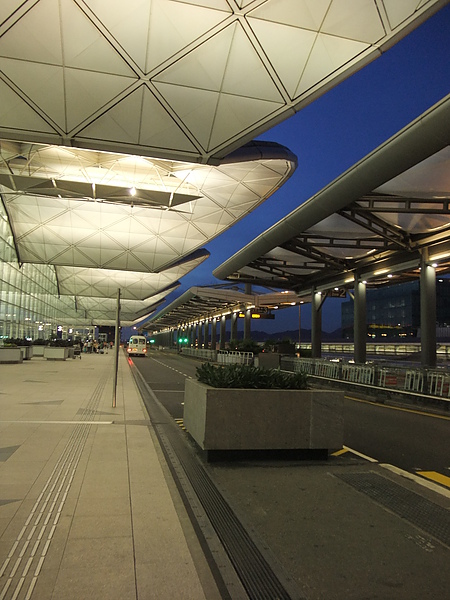 赤蠟角機場3F巴士出境大廳