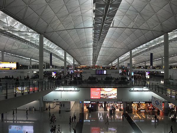 赤蠟角機場3F出境大廳