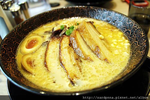 主打 NO1 華麗三士拉麵