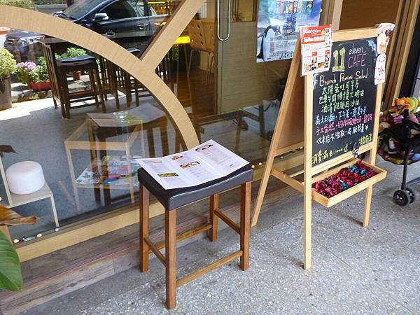 11 cafe 裝潢 (7)