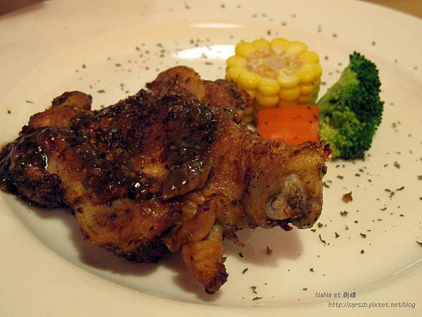 [高雄 - 苓雅] 捌樓異國美食館