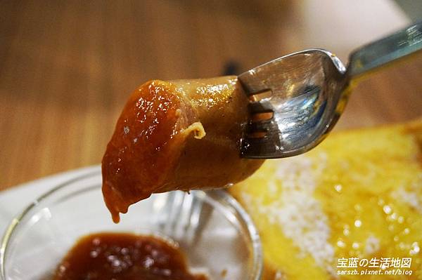 [高雄 - 鼓山] 香蕉與巧克力完美結合．再次愛上早午餐 ✗ 鯊魚咬土司(高雄美術館店)