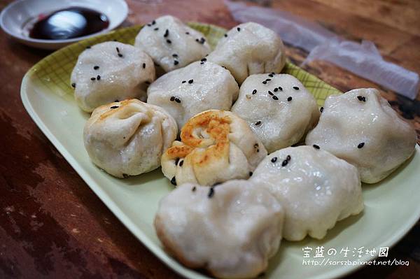 [高雄 - 三民] 排隊名店．熱河路必吃煎包 ✗ 上海生煎包