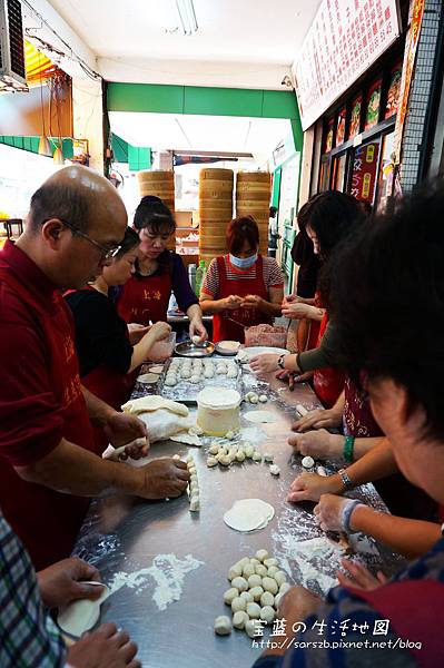 [高雄 - 三民] 排隊名店．熱河路必吃煎包 ✗ 上海生煎包