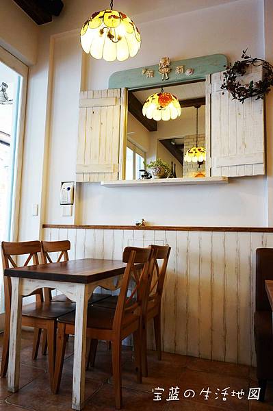 [高雄 - 新興] 重質選擇性偏少．很有外拍氣氛小店 ✗ 茉莉輕食咖啡