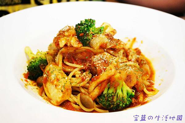 [高雄 - 新興] 重質選擇性偏少．很有外拍氣氛小店 ✗ 茉莉輕食咖啡