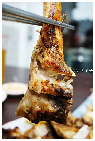 [高雄 - 苓雅] 在地人隱藏美食．下班後聊天好所在 ✗ 東港海鮮