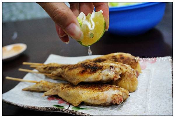 [高雄 - 苓雅] 在地人隱藏美食．下班後聊天好所在 ✗ 東港海鮮