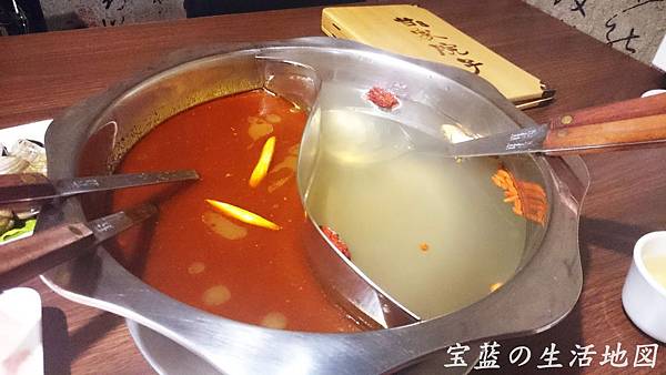 [高雄 - 新興] 藥膳鍋優於麻辣火鍋．清徹甘甜湯頭 ✗ 甘家院子麻辣火鍋